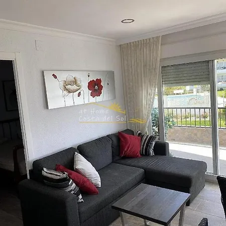 Апартаменты Acapulco Beach At 28 Нерха